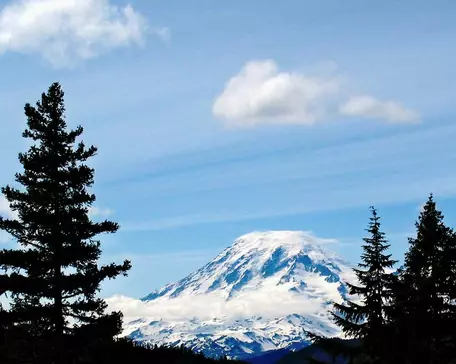 Cumulus over Mt Ranier