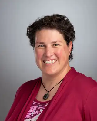Beth Johnson Headshot