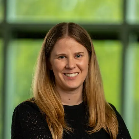 Shannon Fasola Headshot